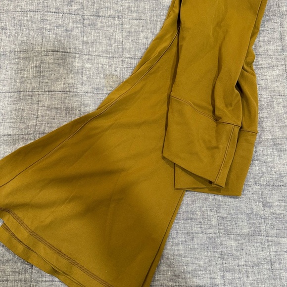 Aerie offline flare leggings in mustard. Barely worn!. Cross cross waist S - Picture 3 of 5
